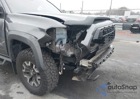 2018 Toyota Tacoma Trd Off Road z USA, uszkodzony, nr VIN 5TFCZ5AN8JX159903